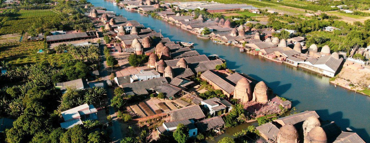 check-in-lo-gach-mang-thit-vinh-long-vuong-quoc-do-nam-canh-dong-song-co-chien-1662911090